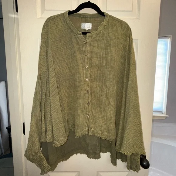 Olive Green Button-Up gauze batwing top - Picture 1 of 1